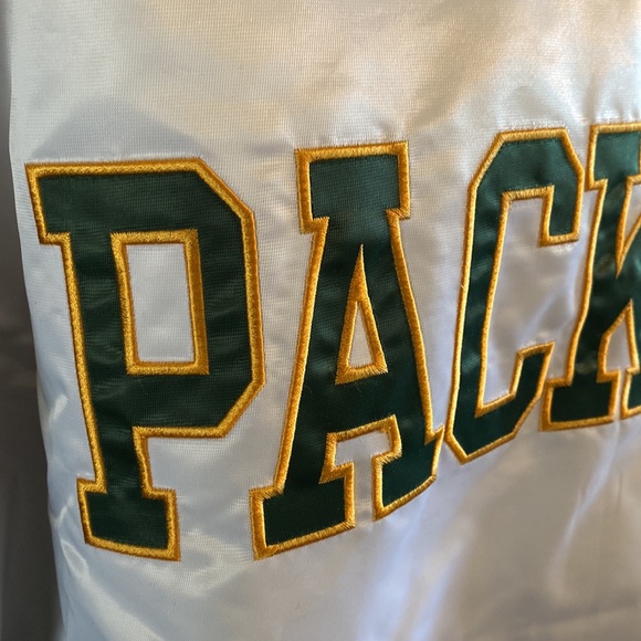 💚💛Green Bay Packers varsity puffer jacket - Picture 3 of 7